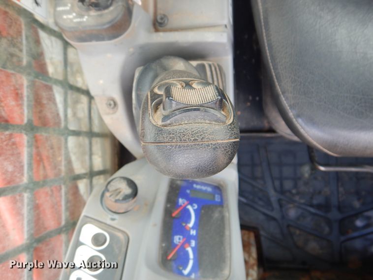 image for item FF9137 2017 Kubota SVL95-2S skid steer