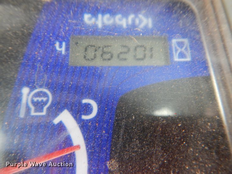 image for item FF9137 2017 Kubota SVL95-2S skid steer