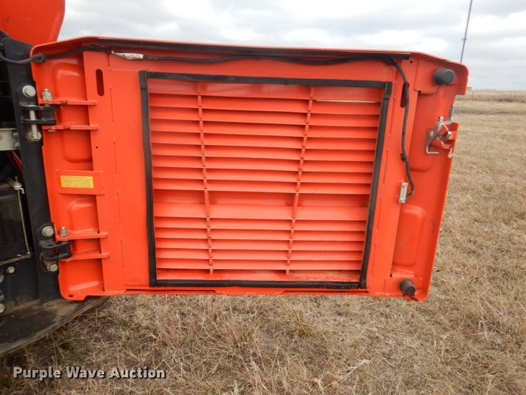 image for item FF9137 2017 Kubota SVL95-2S skid steer