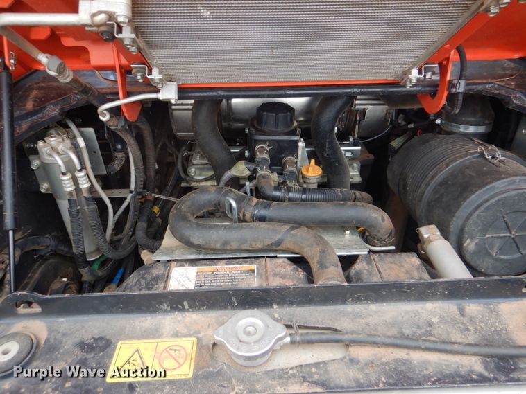 image for item FF9137 2017 Kubota SVL95-2S skid steer