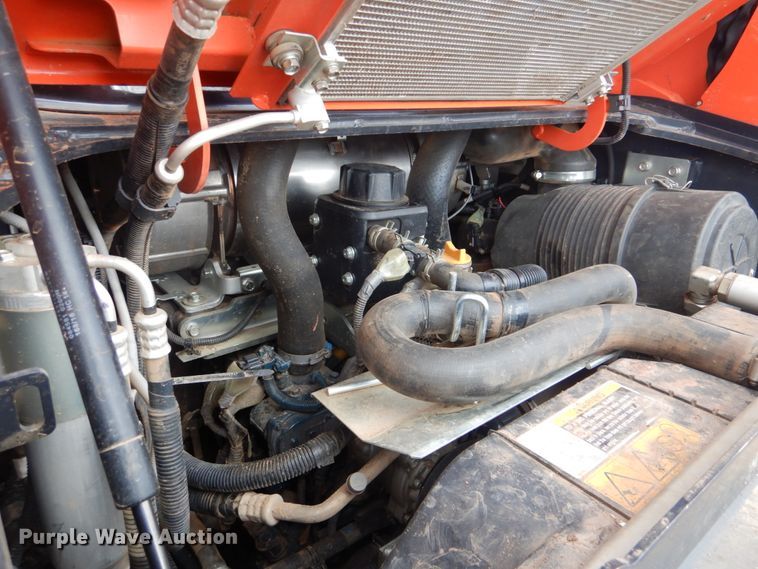 image for item FF9137 2017 Kubota SVL95-2S skid steer