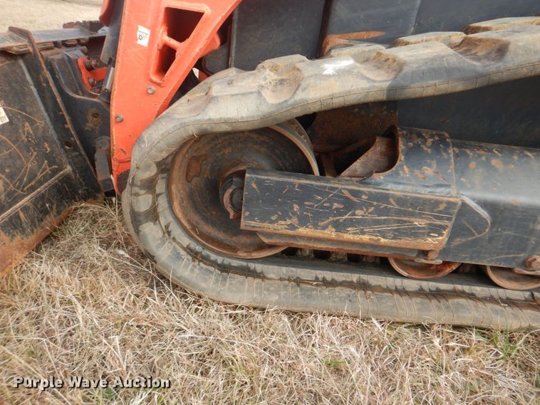 image for item FF9137 2017 Kubota SVL95-2S skid steer