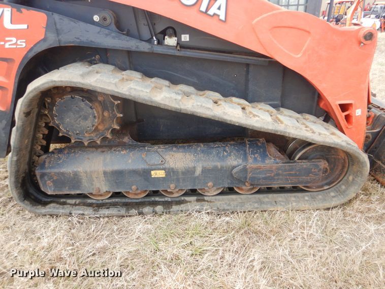 image for item FF9137 2017 Kubota SVL95-2S skid steer