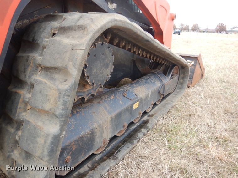 image for item FF9137 2017 Kubota SVL95-2S skid steer