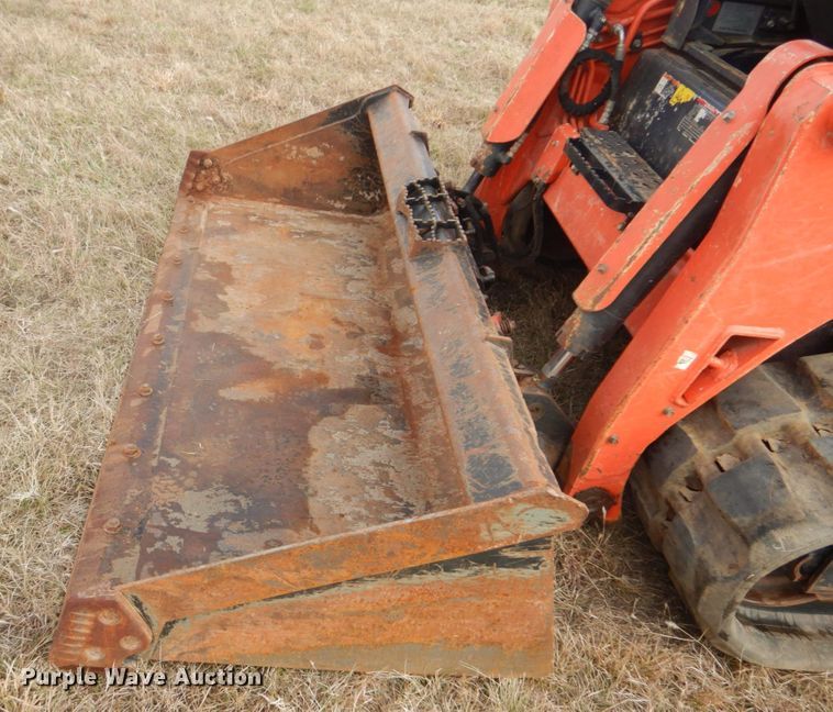 image for item FF9137 2017 Kubota SVL95-2S skid steer