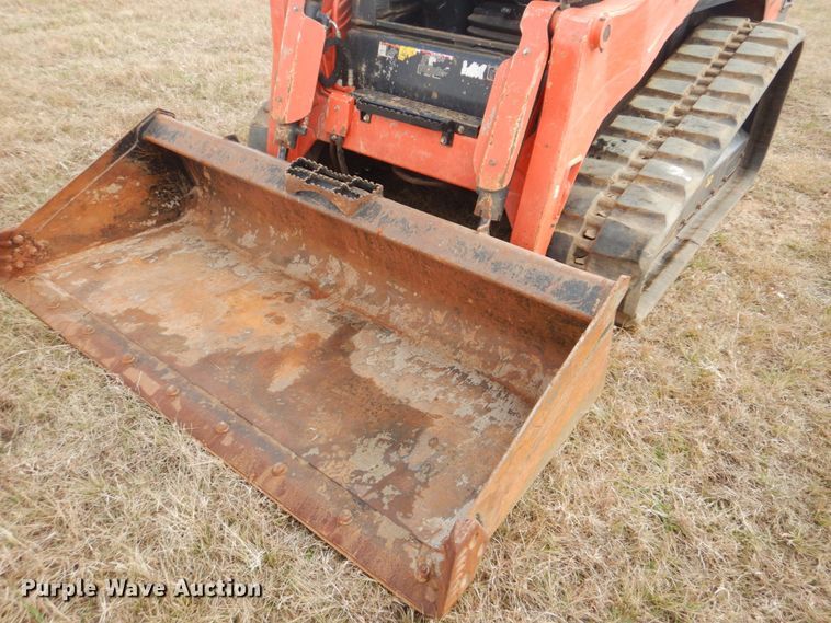 image for item FF9137 2017 Kubota SVL95-2S skid steer