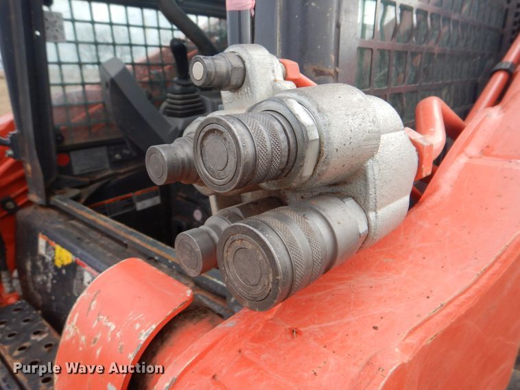 image for item FF9137 2017 Kubota SVL95-2S skid steer