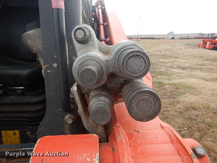 image for item FF9137 2017 Kubota SVL95-2S skid steer