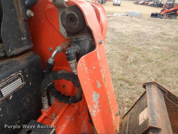 image for item FF9137 2017 Kubota SVL95-2S skid steer