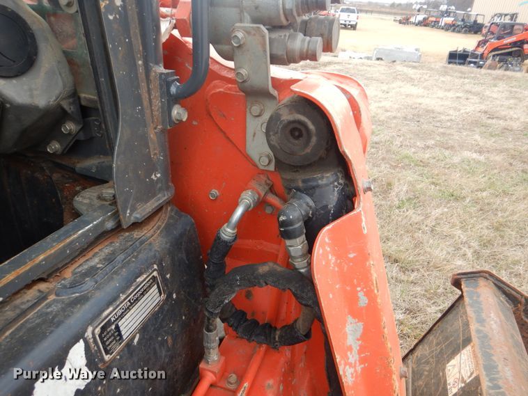 image for item FF9137 2017 Kubota SVL95-2S skid steer