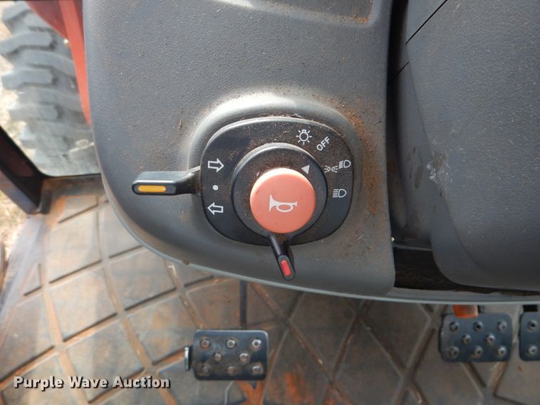 image for item FF9138 2012 Kioti RX6010 tractor