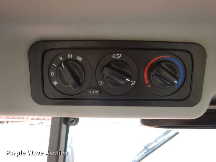 image for item FF9138 2012 Kioti RX6010 tractor