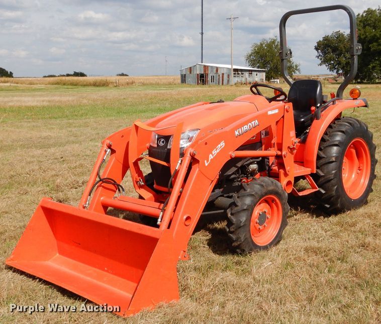 image for item GC9640 2017 Kubota L3301D MFWD tractor
