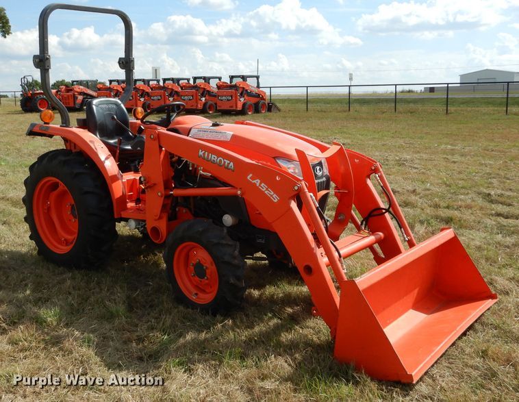 image for item GC9640 2017 Kubota L3301D MFWD tractor