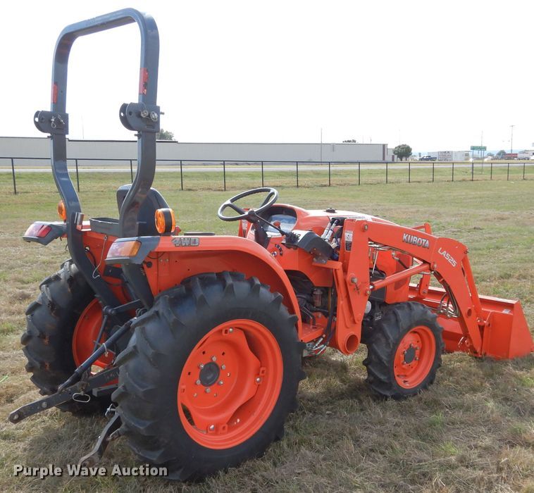 image for item GC9640 2017 Kubota L3301D MFWD tractor