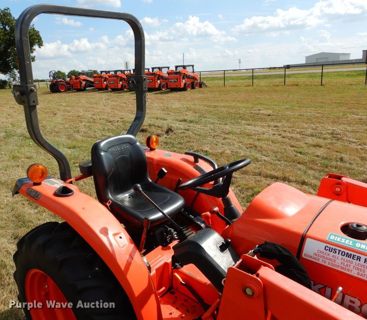 image for item GC9640 2017 Kubota L3301D MFWD tractor