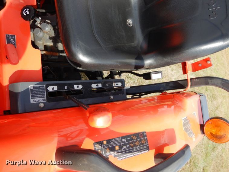 image for item GC9640 2017 Kubota L3301D MFWD tractor