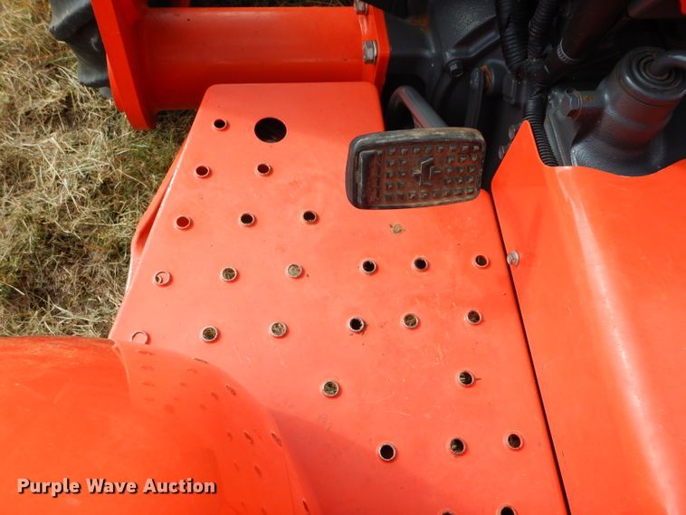 image for item GC9640 2017 Kubota L3301D MFWD tractor