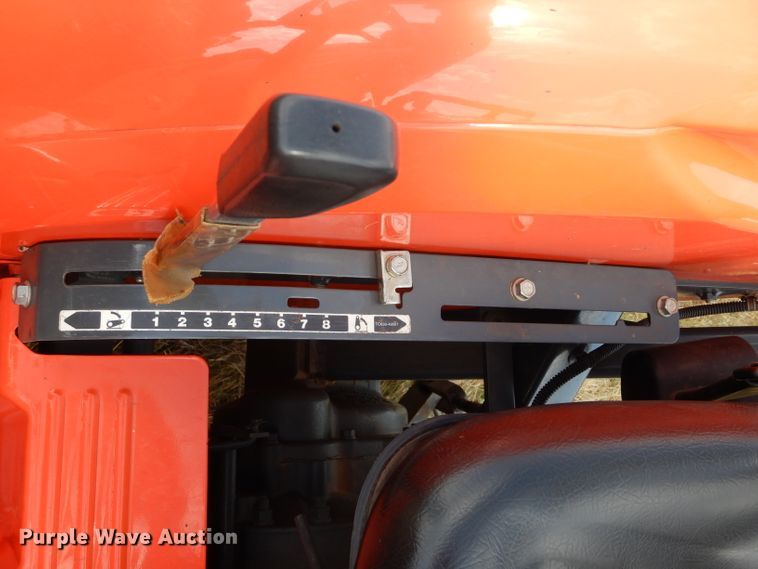 image for item GC9640 2017 Kubota L3301D MFWD tractor