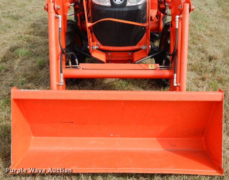 image for item GC9640 2017 Kubota L3301D MFWD tractor