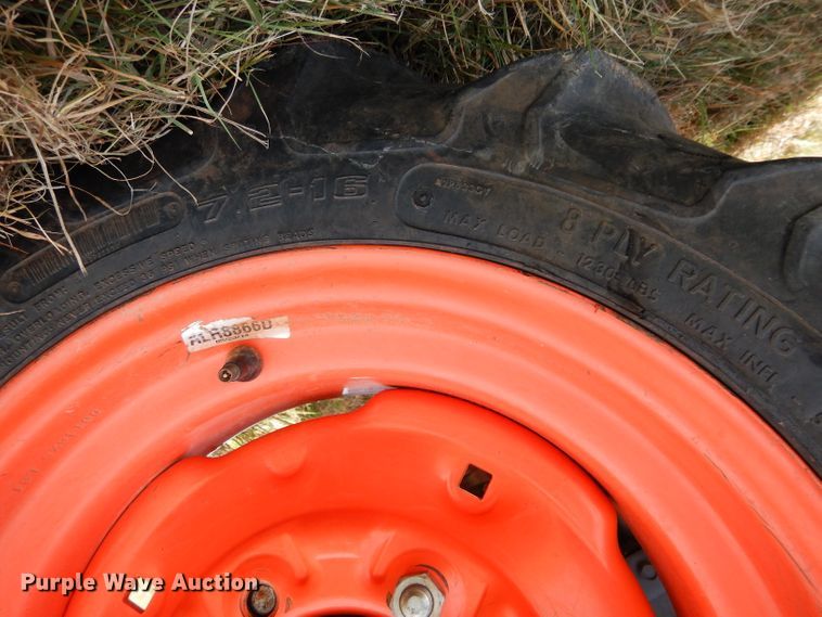 image for item GC9640 2017 Kubota L3301D MFWD tractor