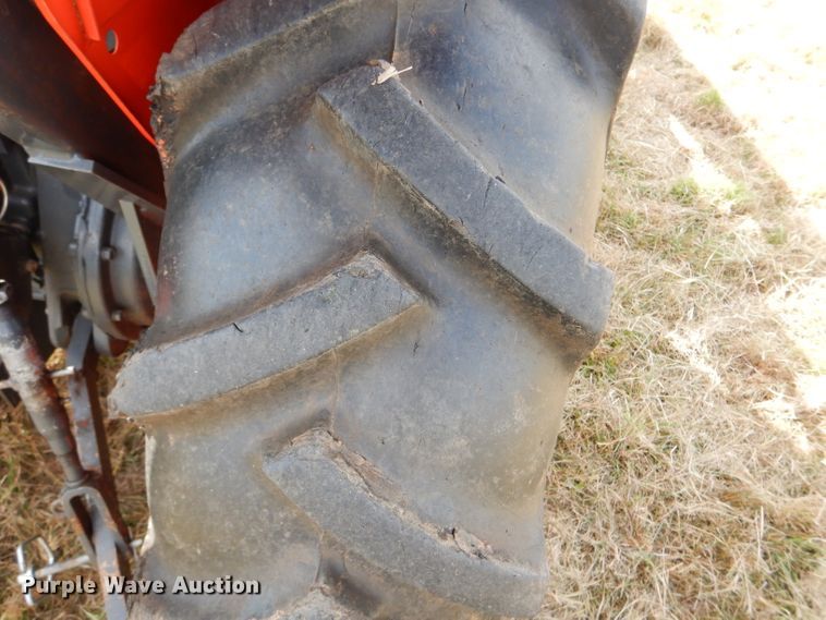 image for item GC9640 2017 Kubota L3301D MFWD tractor