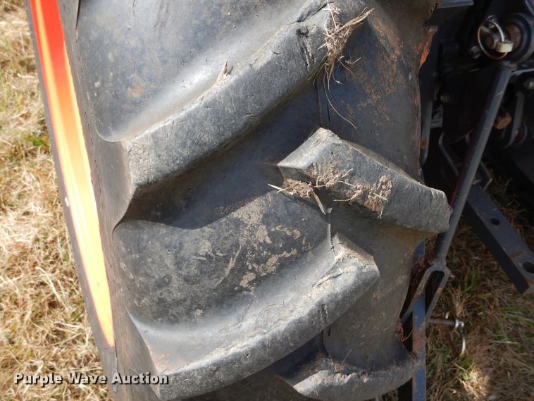 image for item GC9640 2017 Kubota L3301D MFWD tractor