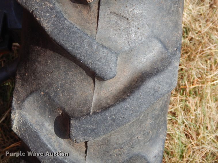 image for item GC9640 2017 Kubota L3301D MFWD tractor