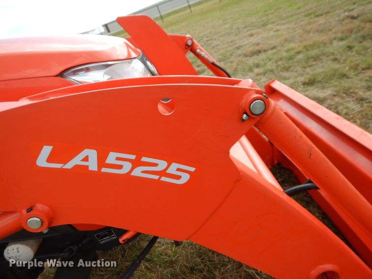 image for item GC9640 2017 Kubota L3301D MFWD tractor