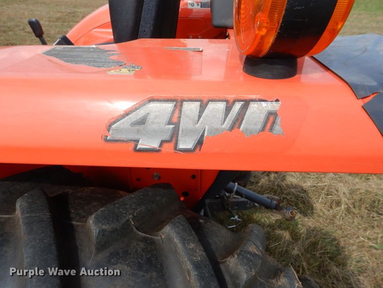 image for item GC9640 2017 Kubota L3301D MFWD tractor