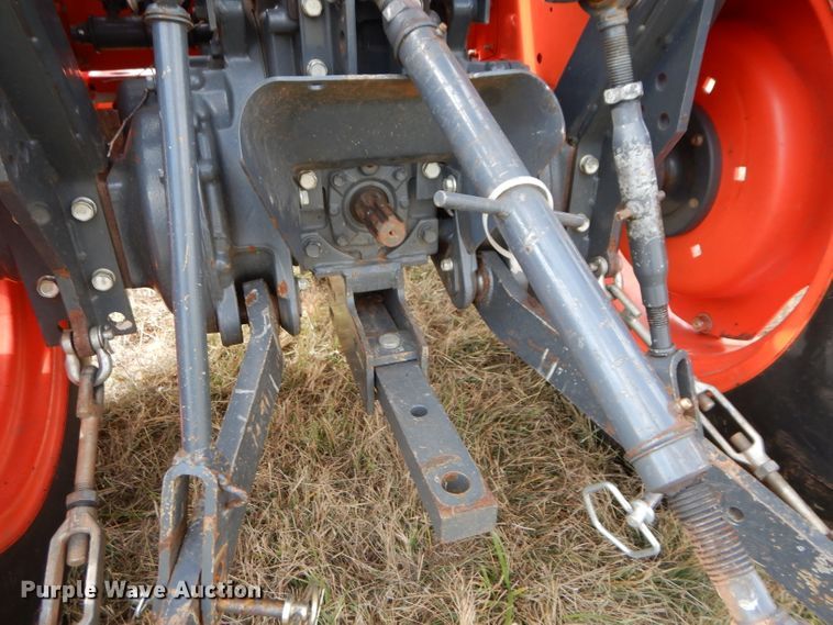 image for item GC9640 2017 Kubota L3301D MFWD tractor