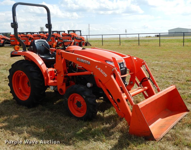image for item GC9641 2017 Kubota L3301D MFWD tractor