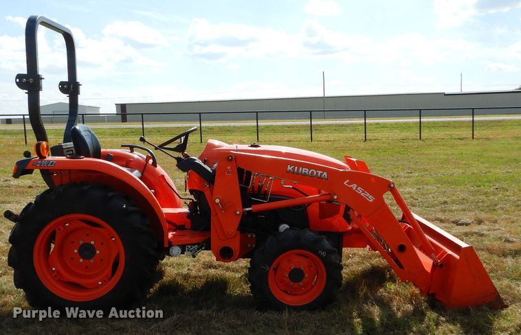 image for item GC9641 2017 Kubota L3301D MFWD tractor