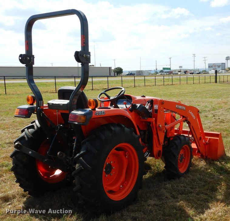 image for item GC9641 2017 Kubota L3301D MFWD tractor