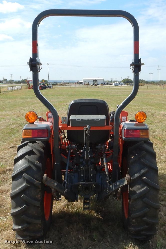 image for item GC9641 2017 Kubota L3301D MFWD tractor