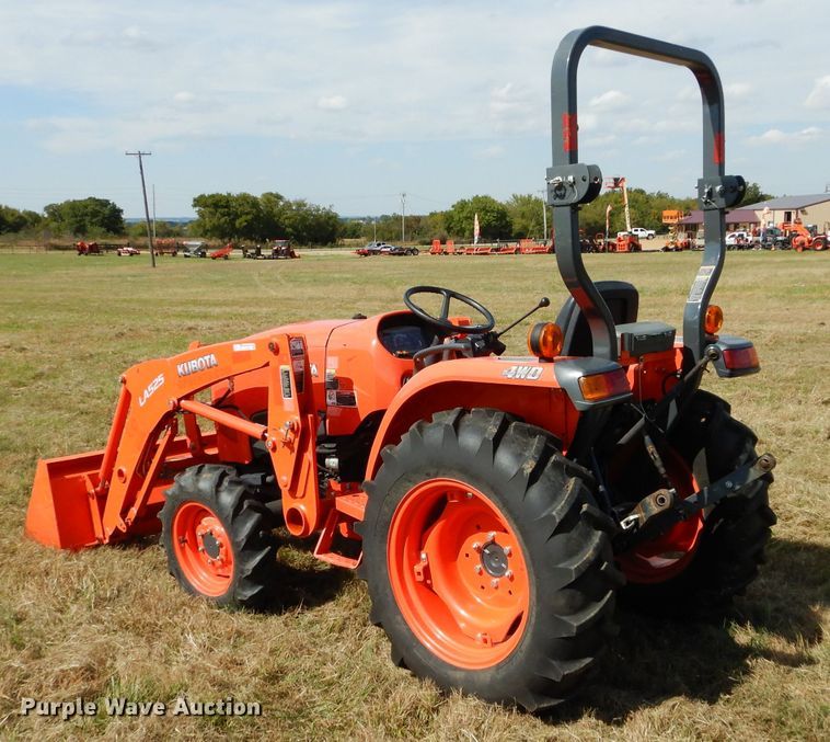 image for item GC9641 2017 Kubota L3301D MFWD tractor