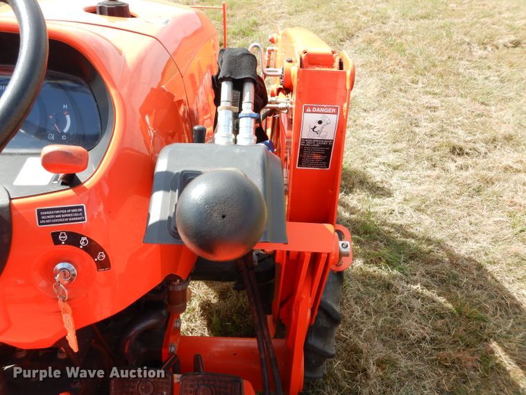 image for item GC9641 2017 Kubota L3301D MFWD tractor