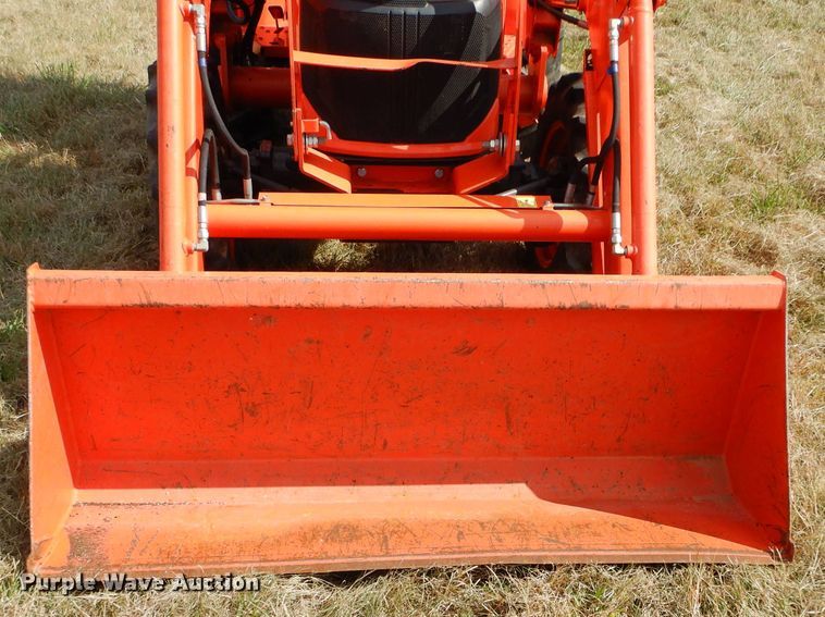 image for item GC9641 2017 Kubota L3301D MFWD tractor