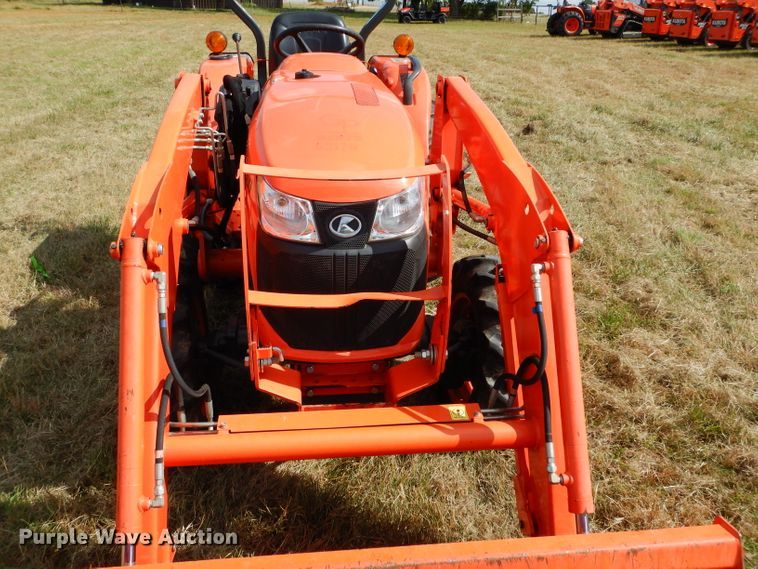 image for item GC9641 2017 Kubota L3301D MFWD tractor