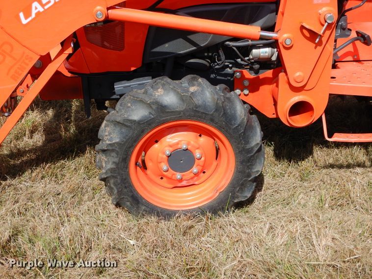 image for item GC9641 2017 Kubota L3301D MFWD tractor