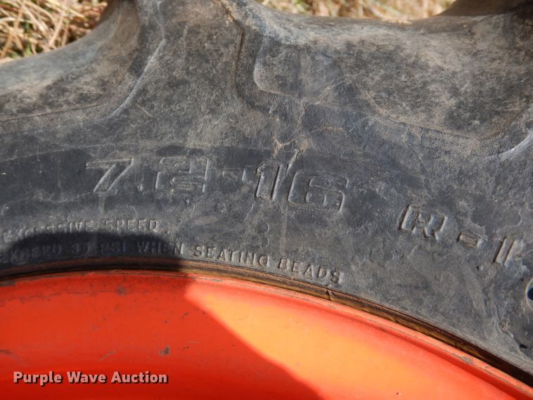 image for item GC9641 2017 Kubota L3301D MFWD tractor