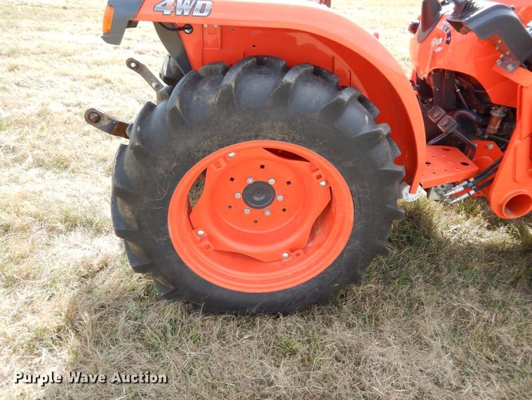 image for item GC9641 2017 Kubota L3301D MFWD tractor