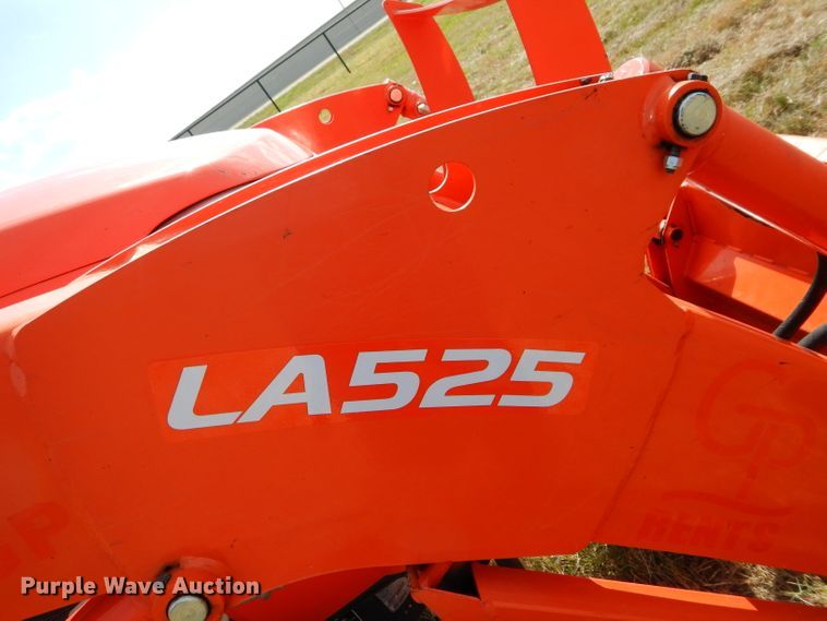 image for item GC9641 2017 Kubota L3301D MFWD tractor