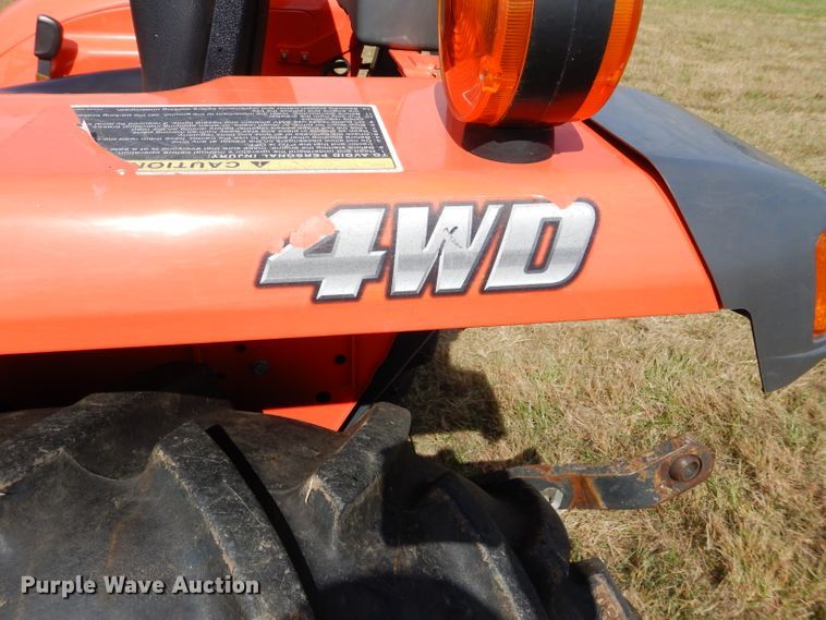 image for item GC9641 2017 Kubota L3301D MFWD tractor