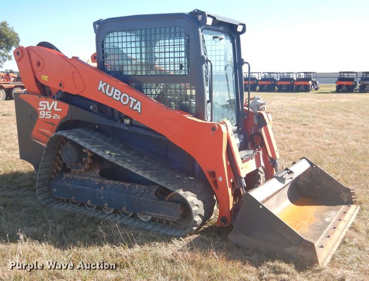 image for item GC9648 2018 Kubota SVL95-2S skid steer