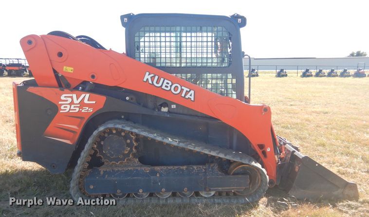 image for item GC9648 2018 Kubota SVL95-2S skid steer