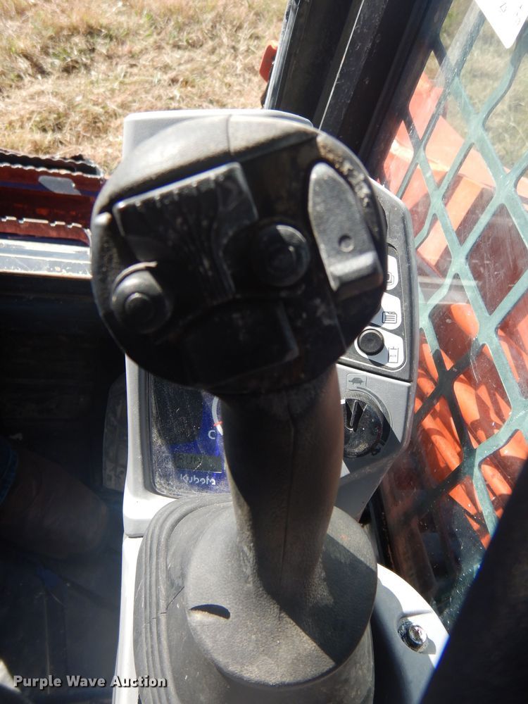 image for item GC9648 2018 Kubota SVL95-2S skid steer