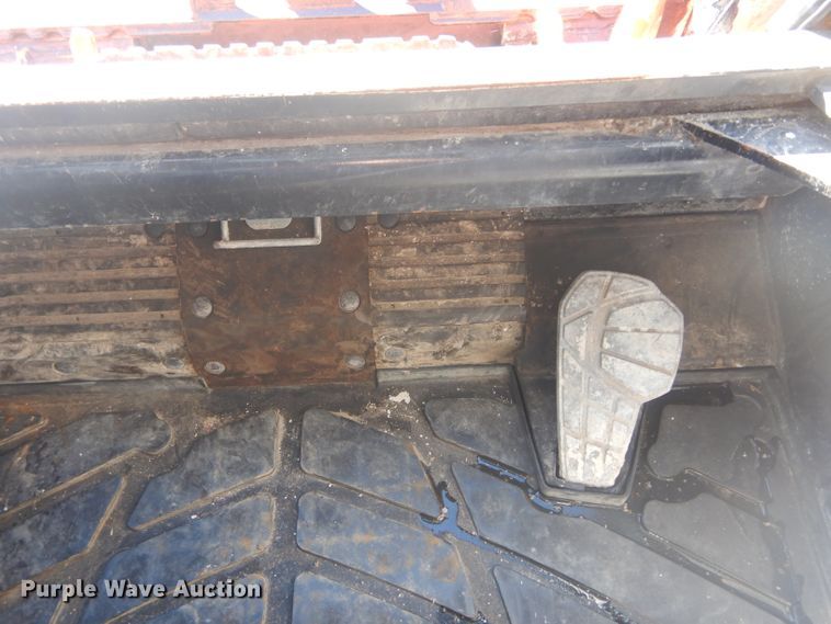 image for item GC9648 2018 Kubota SVL95-2S skid steer