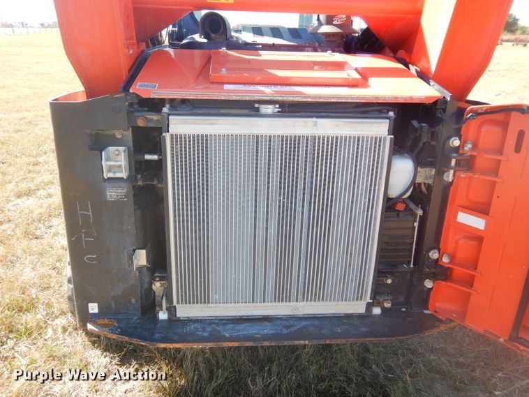 image for item GC9648 2018 Kubota SVL95-2S skid steer