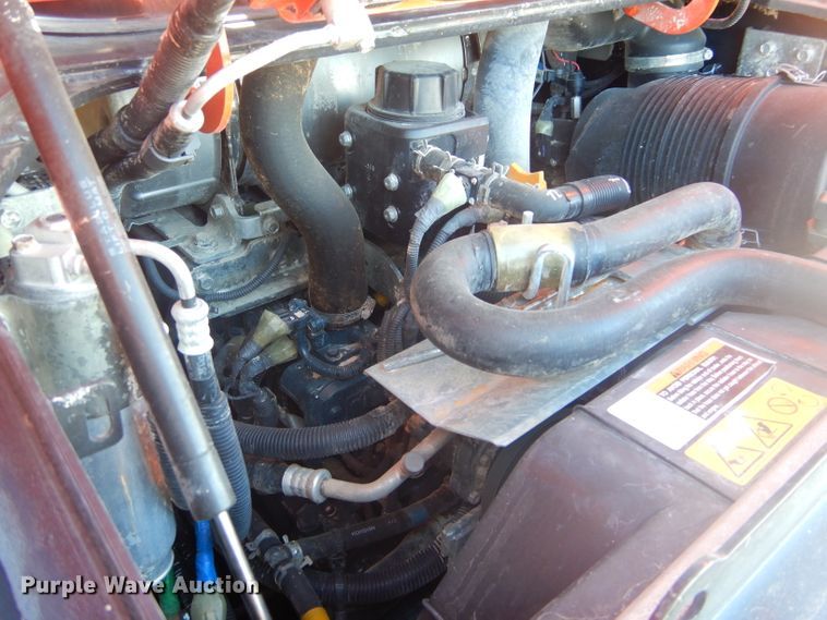 image for item GC9648 2018 Kubota SVL95-2S skid steer